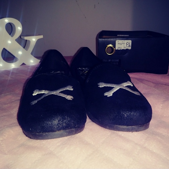 YRU Lowf Crossbone Slip on Flats. - Picture 4 of 6